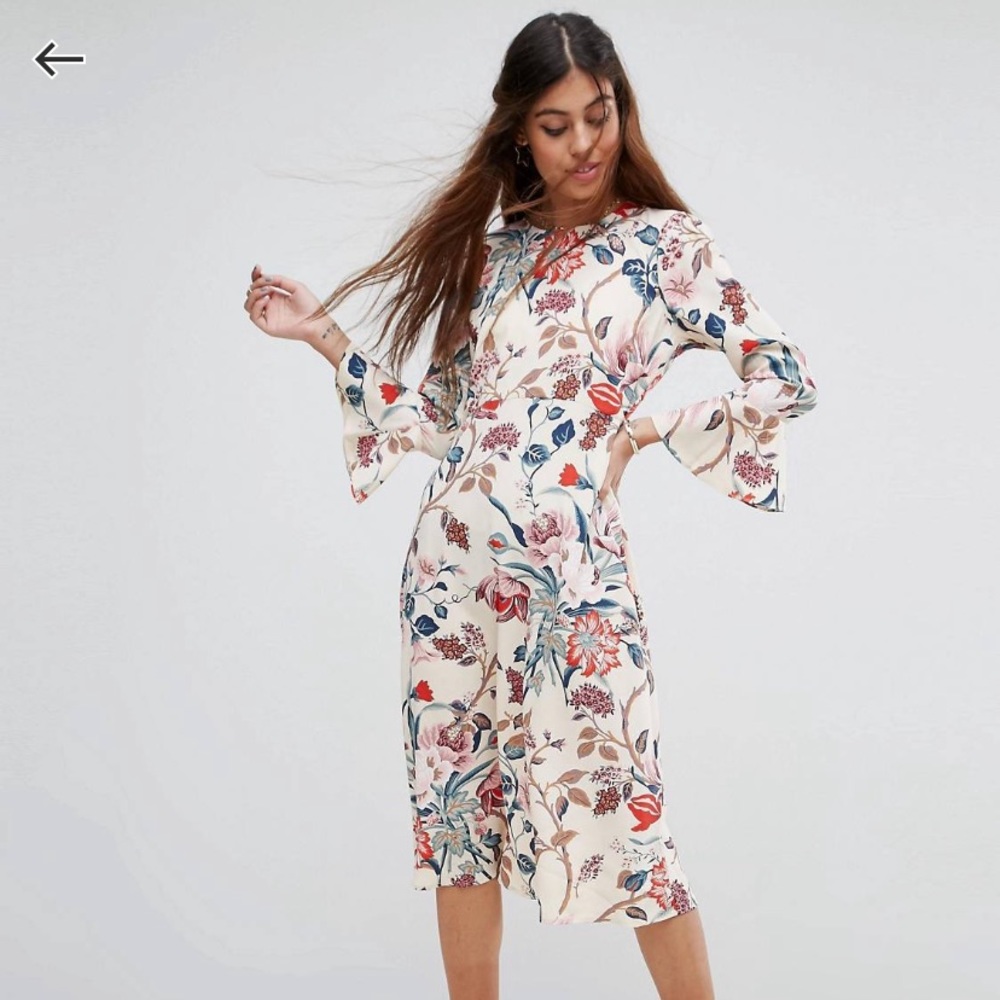 🎉HP🎉 NWT Floral midi tea dress